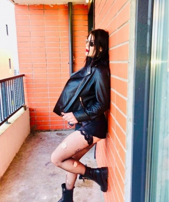 😘 Я настоящий профессионал в своем деле и знаю, как доставить удовольствие. У меня есть все, чтобы сделать твой опыт незабываемым - красивое лицо, изысканное тело и безупречный стиль. 💃 Мои услуги включают классический секс, оральный секс и многое другое. Я умею расслабить и не против экспериментировать. 🔥 У меня отличные отзывы от довольных клиентов, которые говорят обо мне только положительно. 💖 Если ты хочешь провести время с настоящей профессионалкой, то я жду тебя в Москве. 🌃 Позвони мне и давай встретимся! 😏😉✨ 309, 38 лет